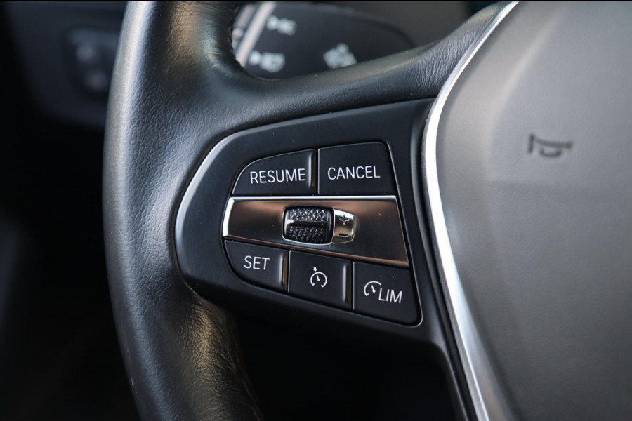 BMW 1-serie 118i / LIVE COCKPIT / LED / PDC V+A / CARPLAY / SFEERVERLICHTING