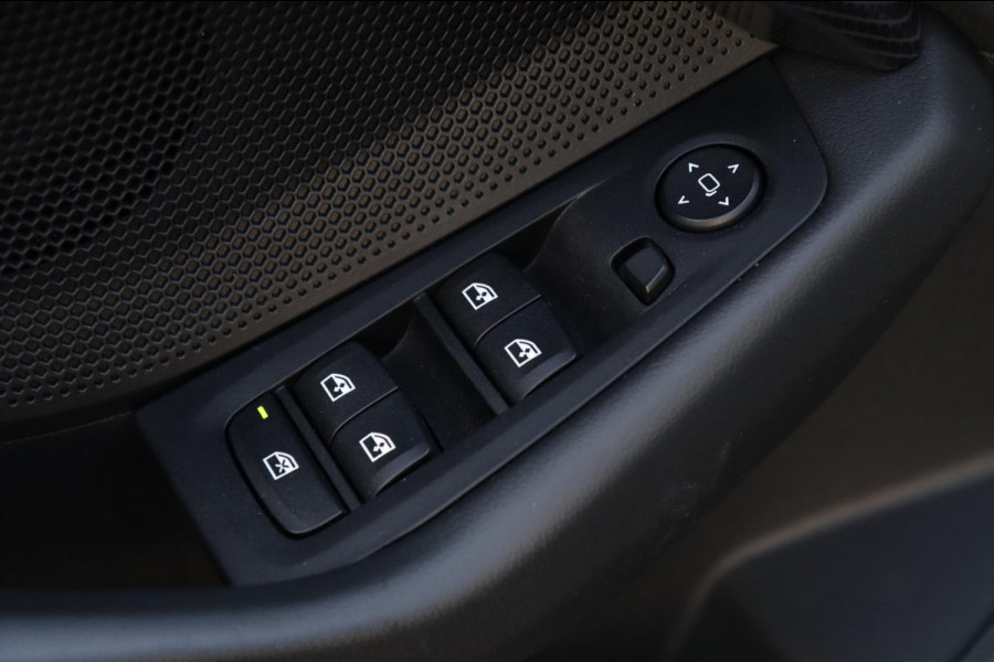 BMW 1-serie 118i / LIVE COCKPIT / LED / PDC V+A / CARPLAY / SFEERVERLICHTING