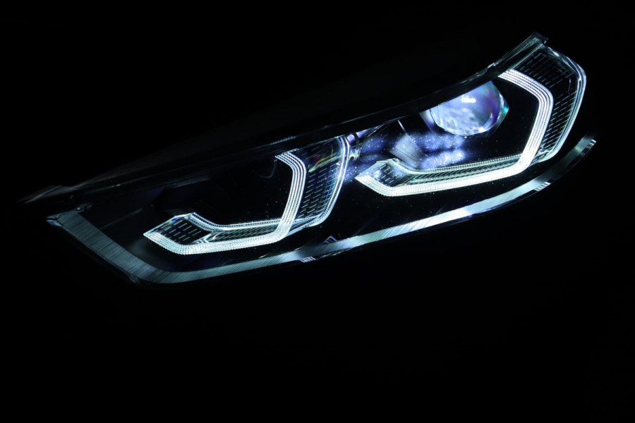 BMW 1-serie 118i / LIVE COCKPIT / LED / PDC V+A / CARPLAY / SFEERVERLICHTING