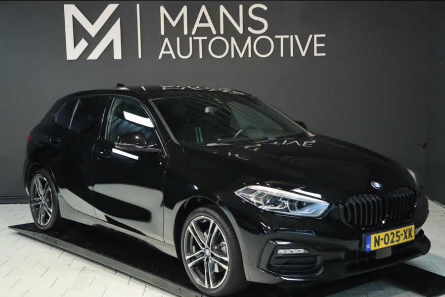 BMW 1-serie 118i / LIVE COCKPIT / LED / PDC V+A / CARPLAY / SFEERVERLICHTING