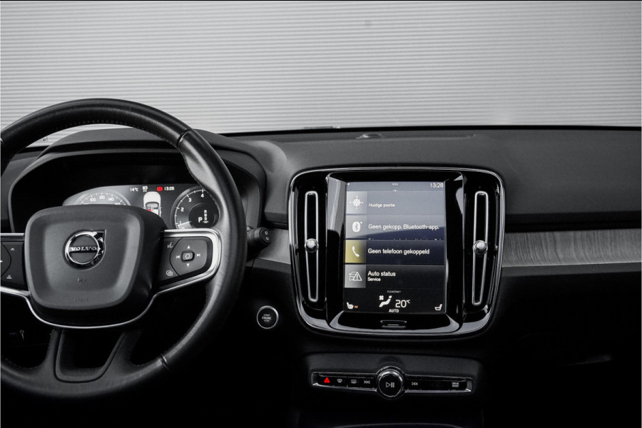 Volvo XC40 2.0 T4 Inscription Pano Memory ACC Trekhaak