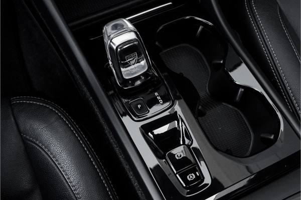 Volvo XC40 2.0 T4 Inscription Pano Memory ACC Trekhaak