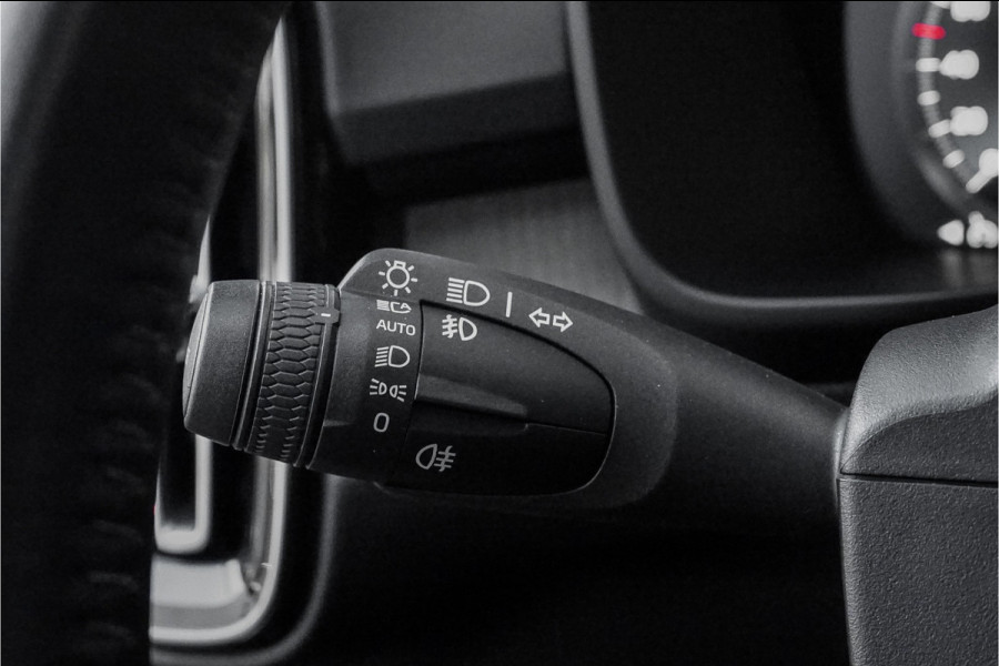 Volvo XC40 2.0 T4 Inscription Pano Memory ACC Trekhaak