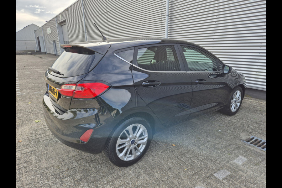 Ford Fiesta 1.0 EcoBoost Hybrid Titanium,Android/Carplay/navigatie,airco.cruise,stoel/stuur/voorruit verwarming,parkeesensoren,