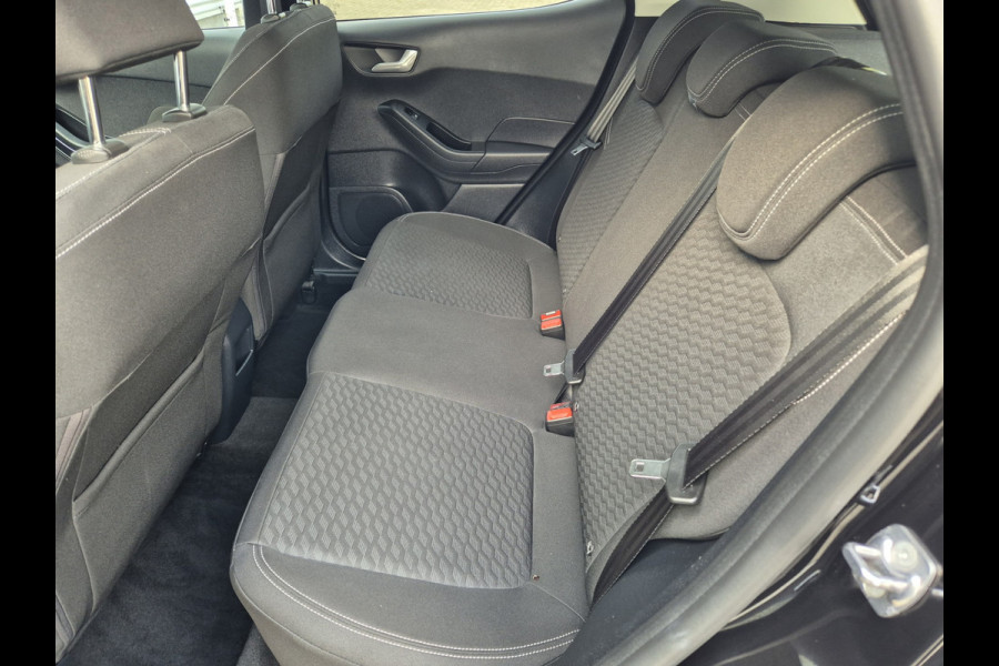 Ford Fiesta 1.0 EcoBoost Hybrid Titanium,Android/Carplay/navigatie,airco.cruise,stoel/stuur/voorruit verwarming,parkeesensoren,