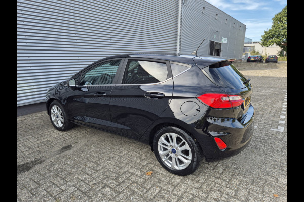 Ford Fiesta 1.0 EcoBoost Hybrid Titanium,Android/Carplay/navigatie,airco.cruise,stoel/stuur/voorruit verwarming,parkeesensoren,