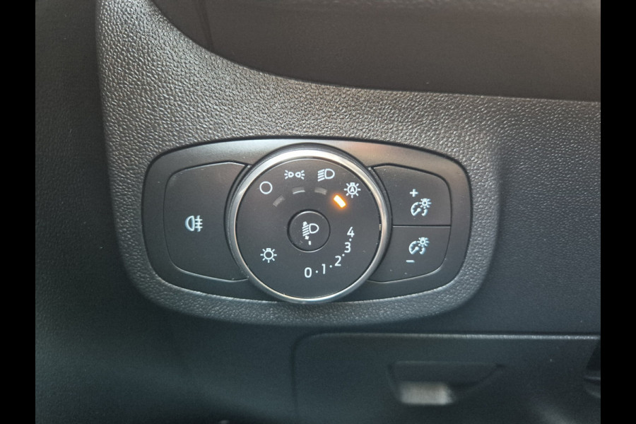 Ford Fiesta 1.0 EcoBoost Hybrid Titanium,Android/Carplay/navigatie,airco.cruise,stoel/stuur/voorruit verwarming,parkeesensoren,