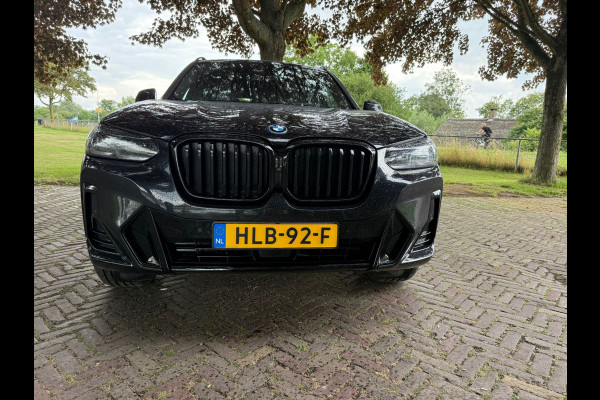 BMW X3 30e High Executive M Sport xDrive Harman en Kardon Schuif pano / schuif Sportstoelen 360 camera met parkassist