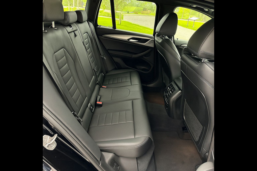 BMW X3 30e High Executive M Sport xDrive Harman en Kardon Schuif pano / schuif Sportstoelen 360 camera met parkassist