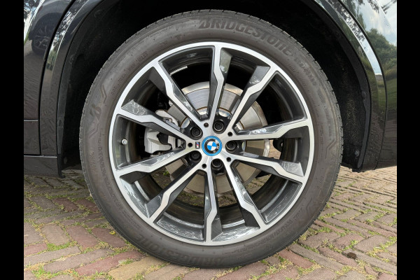 BMW X3 30e High Executive M Sport xDrive Harman en Kardon Schuif pano / schuif Sportstoelen 360 camera met parkassist