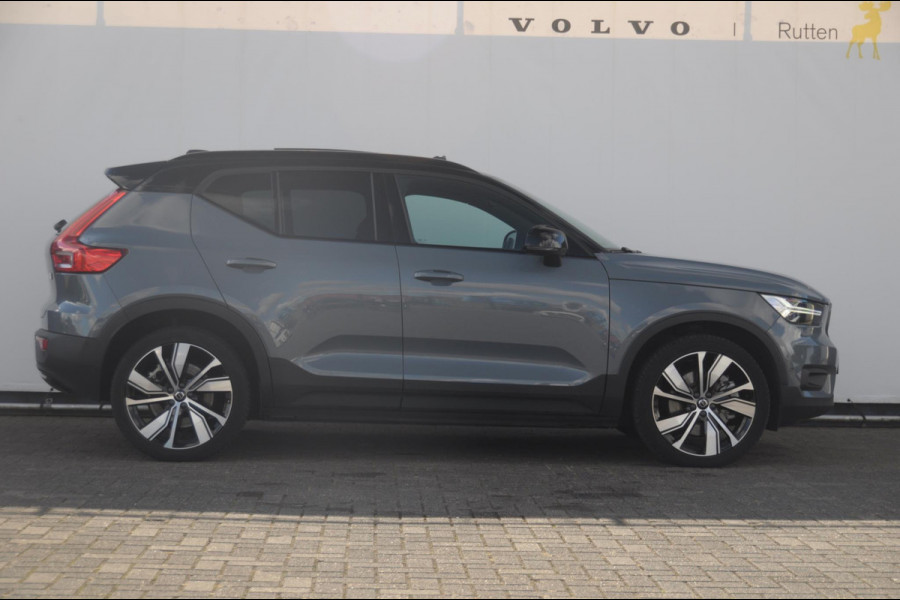 Volvo XC40 232PK Automaat Recharge Pro / Adaptieve cruise control/ Panoramadak/ Elektrische stoelen met geheugen/ BLIS/ Elektrische achterklep/ Parkeersensoren met 360 Camera/ Stoel en stuurwielverwarming/ Mistlampen/ Luxe bekleding/ 20" Velgen/ Harman kardon audio/ Apple carplay