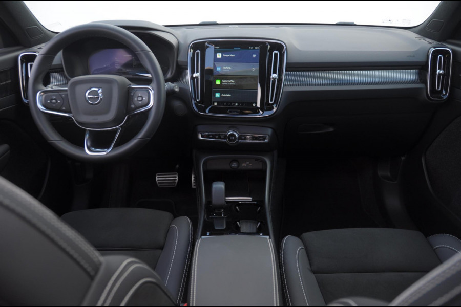 Volvo XC40 232PK Automaat Recharge Pro / Adaptieve cruise control/ Panoramadak/ Elektrische stoelen met geheugen/ BLIS/ Elektrische achterklep/ Parkeersensoren met 360 Camera/ Stoel en stuurwielverwarming/ Mistlampen/ Luxe bekleding/ 20" Velgen/ Harman kardon audio/ Apple carplay
