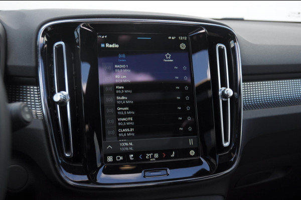 Volvo XC40 232PK Automaat Recharge Pro / Adaptieve cruise control/ Panoramadak/ Elektrische stoelen met geheugen/ BLIS/ Elektrische achterklep/ Parkeersensoren met 360 Camera/ Stoel en stuurwielverwarming/ Mistlampen/ Luxe bekleding/ 20" Velgen/ Harman kardon audio/ Apple carplay