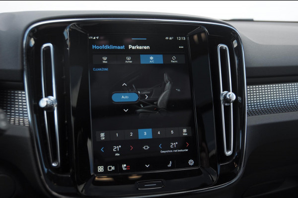 Volvo XC40 232PK Automaat Recharge Pro / Adaptieve cruise control/ Panoramadak/ Elektrische stoelen met geheugen/ BLIS/ Elektrische achterklep/ Parkeersensoren met 360 Camera/ Stoel en stuurwielverwarming/ Mistlampen/ Luxe bekleding/ 20" Velgen/ Harman kardon audio/ Apple carplay