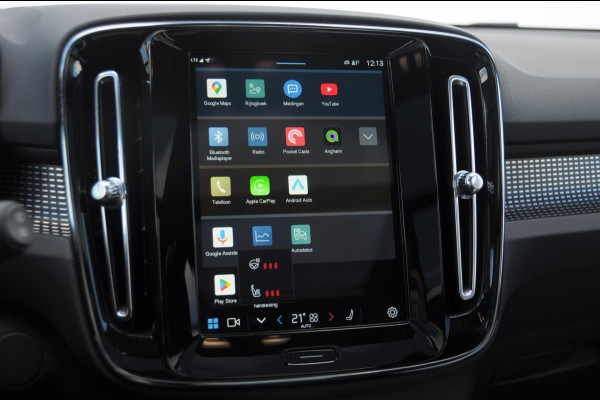 Volvo XC40 232PK Automaat Recharge Pro / Adaptieve cruise control/ Panoramadak/ Elektrische stoelen met geheugen/ BLIS/ Elektrische achterklep/ Parkeersensoren met 360 Camera/ Stoel en stuurwielverwarming/ Mistlampen/ Luxe bekleding/ 20" Velgen/ Harman kardon audio/ Apple carplay