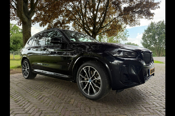 BMW X3 30e High Executive M Sport xDrive Harman en Kardon Schuif pano / schuif Sportstoelen 360 camera met parkassist