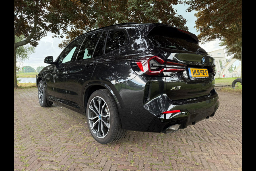 BMW X3 30e High Executive M Sport xDrive Harman en Kardon Schuif pano / schuif Sportstoelen 360 camera met parkassist