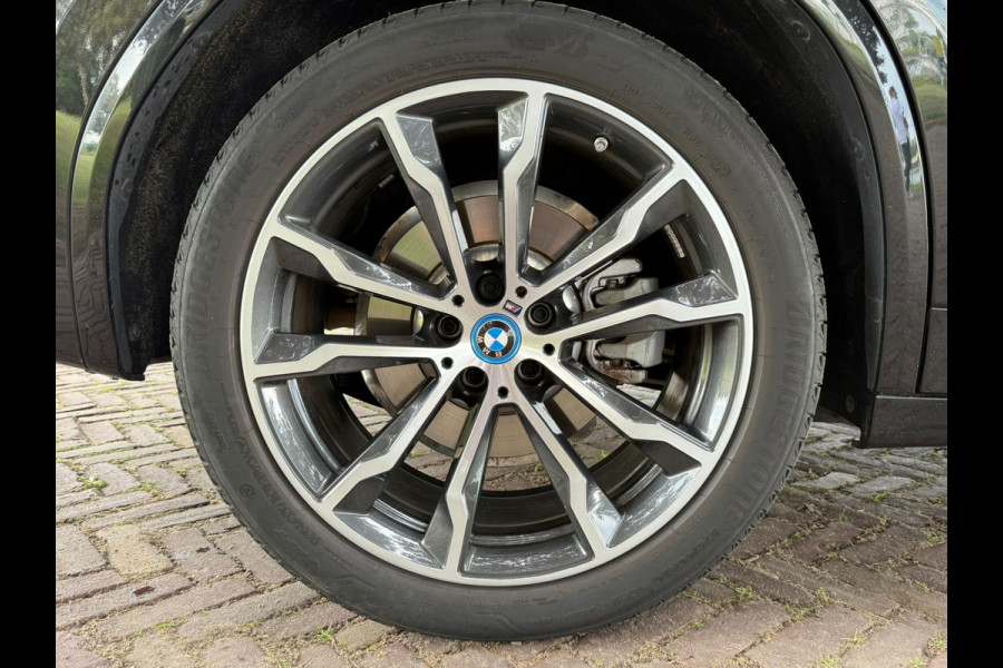 BMW X3 30e High Executive M Sport xDrive Harman en Kardon Schuif pano / schuif Sportstoelen 360 camera met parkassist