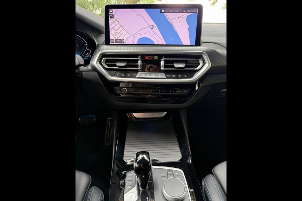 BMW X3 30e High Executive M Sport xDrive Harman en Kardon Schuif pano / schuif Sportstoelen 360 camera met parkassist