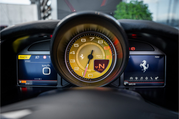 Ferrari 812 GTS 6.5 V12 HELE - Nero Daytona | Carbon Pack | Passenger Display | Lift | 360 Camera | Memory