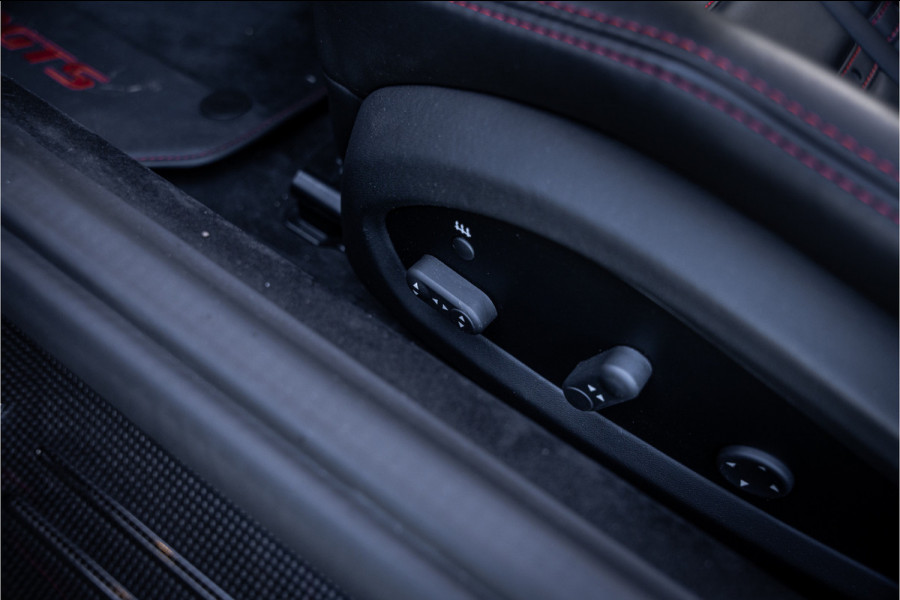 Ferrari 812 GTS 6.5 V12 HELE - Nero Daytona | Carbon Pack | Passenger Display | Lift | 360 Camera | Memory