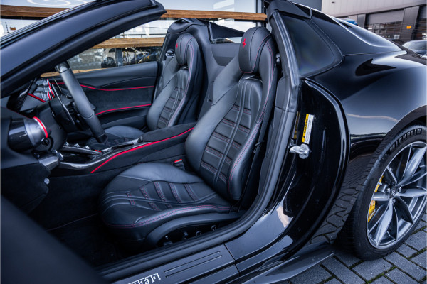 Ferrari 812 GTS 6.5 V12 HELE - Nero Daytona | Carbon Pack | Passenger Display | Lift | 360 Camera | Memory