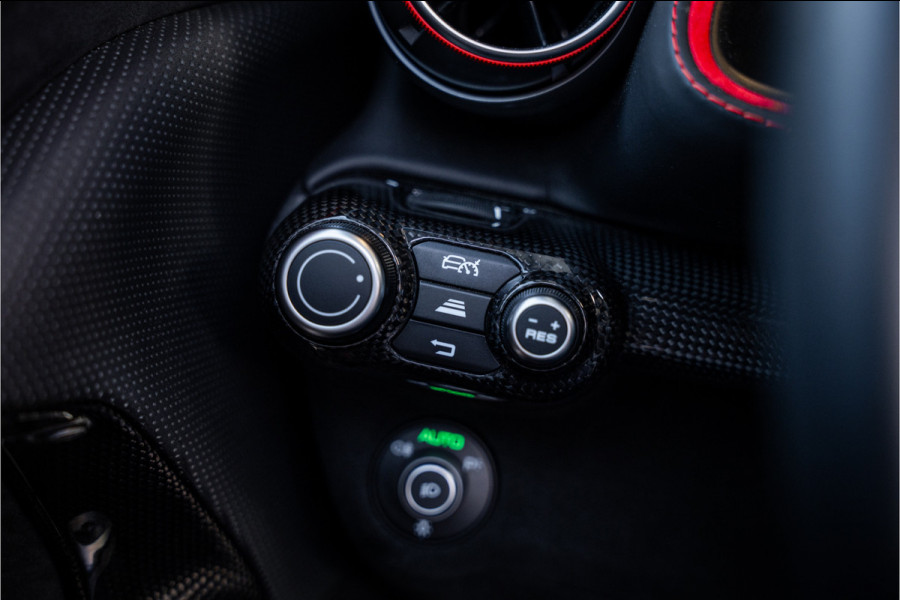 Ferrari 812 GTS 6.5 V12 HELE - Nero Daytona | Carbon Pack | Passenger Display | Lift | 360 Camera | Memory