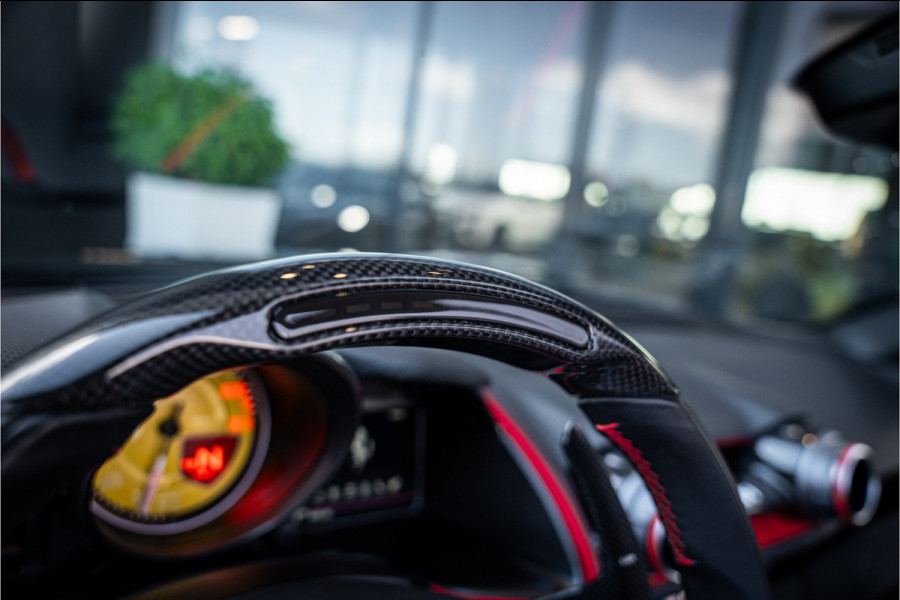 Ferrari 812 GTS 6.5 V12 HELE - Nero Daytona | Carbon Pack | Passenger Display | Lift | 360 Camera | Memory