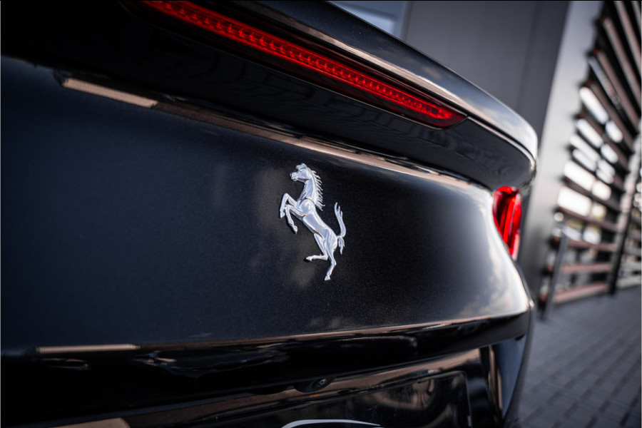 Ferrari 812 GTS 6.5 V12 HELE - Nero Daytona | Carbon Pack | Passenger Display | Lift | 360 Camera | Memory
