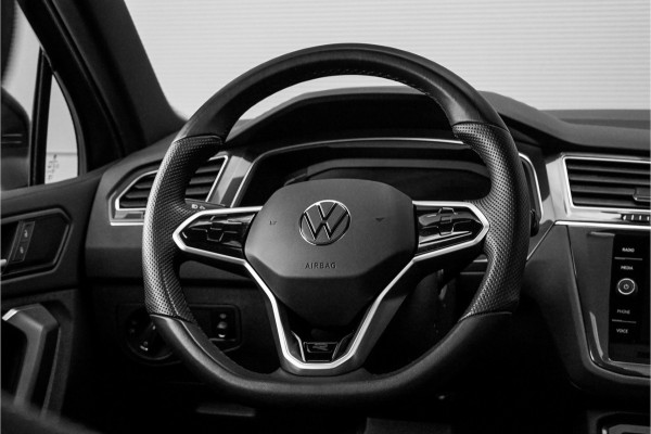 Volkswagen Tiguan 1.4 TSI eHybrid R-Line Pano 360° Camera HUD Trekhaak