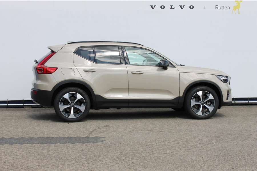 Volvo XC40 B3 177PK Automaat Plus Dark Google infotainment / Draadloos telefoon opladen / Elektrisch bedienbare bestuurdersstoel met geheugen / Adaptieve Cruise Control / Parkeersensoren voor en achter met 360 graden camera