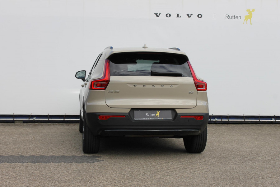 Volvo XC40 B3 177PK Automaat Plus Dark Google infotainment / Draadloos telefoon opladen / Elektrisch bedienbare bestuurdersstoel met geheugen / Adaptieve Cruise Control / Parkeersensoren voor en achter met 360 graden camera