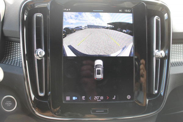 Volvo XC40 B3 177PK Automaat Plus Dark Google infotainment / Draadloos telefoon opladen / Elektrisch bedienbare bestuurdersstoel met geheugen / Adaptieve Cruise Control / Parkeersensoren voor en achter met 360 graden camera