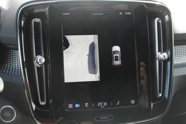 Volvo XC40 B3 177PK Automaat Plus Dark Google infotainment / Draadloos telefoon opladen / Elektrisch bedienbare bestuurdersstoel met geheugen / Adaptieve Cruise Control / Parkeersensoren voor en achter met 360 graden camera