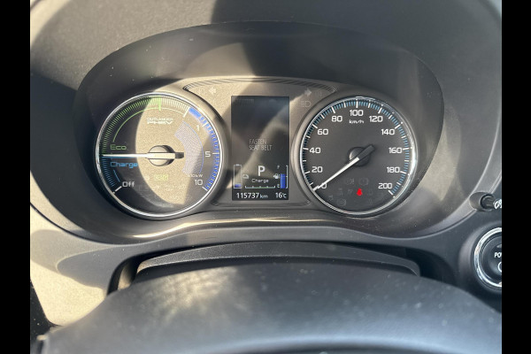 Mitsubishi Outlander 2.4 PHEV Intense+ schuifdak | trekhaak Mitsubishi Outlander 2.4 PHEV Intense+ schuifdak | trekhaak