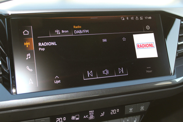 Audi Q4 e-tron 50 quattro S-Edition 77kWh. ELEKTRISCH ! Voorzien van diverse opties ! Autm. airco dual, navigatie, telefoonvoorb., elektr. panodak, LM wielen, DAB radio, camera, parkeersensoren, head-up display, elektr. achterklep, lederen int., stoel- en stuurwiel verw. etc.