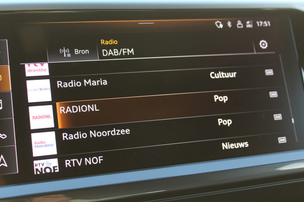 Audi Q4 e-tron 50 quattro S-Edition 77kWh. ELEKTRISCH ! Voorzien van diverse opties ! Autm. airco dual, navigatie, telefoonvoorb., elektr. panodak, LM wielen, DAB radio, camera, parkeersensoren, head-up display, elektr. achterklep, lederen int., stoel- en stuurwiel verw. etc.