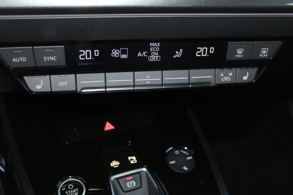 Audi Q4 e-tron 50 quattro S-Edition 77kWh. ELEKTRISCH ! Voorzien van diverse opties ! Autm. airco dual, navigatie, telefoonvoorb., elektr. panodak, LM wielen, DAB radio, camera, parkeersensoren, head-up display, elektr. achterklep, lederen int., stoel- en stuurwiel verw. etc.
