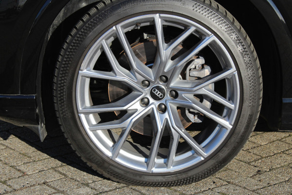 Audi Q4 e-tron 50 quattro S-Edition 77kWh. ELEKTRISCH ! Voorzien van diverse opties ! Autm. airco dual, navigatie, telefoonvoorb., elektr. panodak, LM wielen, DAB radio, camera, parkeersensoren, head-up display, elektr. achterklep, lederen int., stoel- en stuurwiel verw. etc.