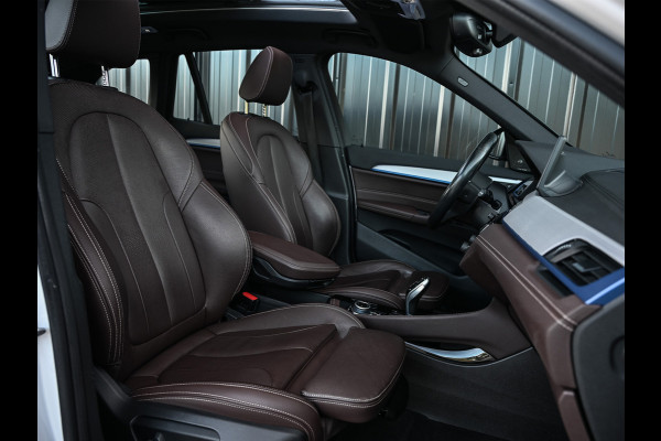 BMW X1 xDrive25i HIGH EXECUTIVE | HEAD-UP | COMFORT ACCESS | LEDER | CAMERA | ACTIVE CRUISE | AMBIANCE INTERIEUR | MEMORY SEATS | HARMA