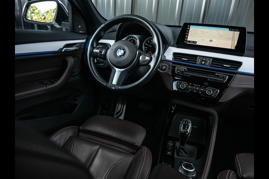 BMW X1 xDrive25i HIGH EXECUTIVE | HEAD-UP | COMFORT ACCESS | LEDER | CAMERA | ACTIVE CRUISE | AMBIANCE INTERIEUR | MEMORY SEATS | HARMA