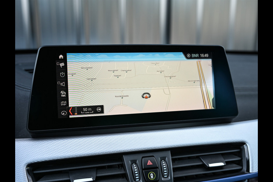 BMW X1 xDrive25i HIGH EXECUTIVE | HEAD-UP | COMFORT ACCESS | LEDER | CAMERA | ACTIVE CRUISE | AMBIANCE INTERIEUR | MEMORY SEATS | HARMA