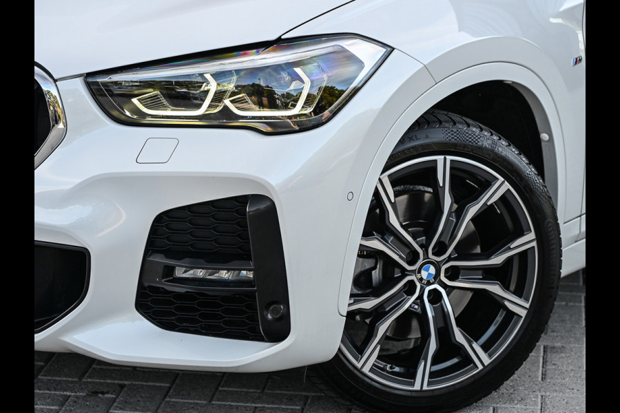 BMW X1 xDrive25i HIGH EXECUTIVE | HEAD-UP | COMFORT ACCESS | LEDER | CAMERA | ACTIVE CRUISE | AMBIANCE INTERIEUR | MEMORY SEATS | HARMA