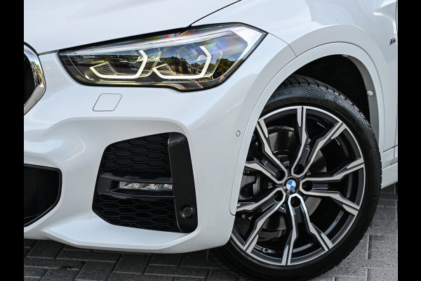BMW X1 xDrive25i HIGH EXECUTIVE | HEAD-UP | COMFORT ACCESS | LEDER | CAMERA | ACTIVE CRUISE | AMBIANCE INTERIEUR | MEMORY SEATS | HARMA