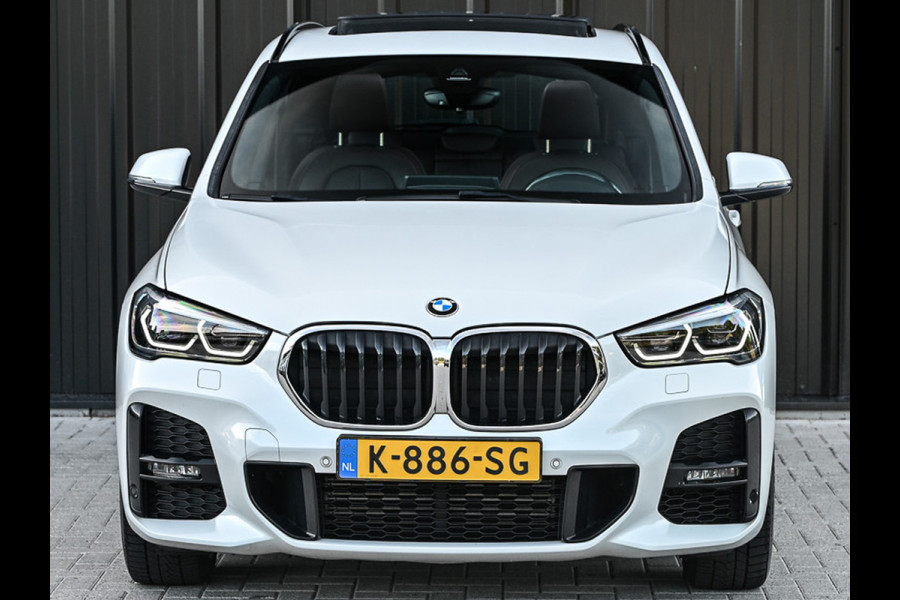 BMW X1 xDrive25i HIGH EXECUTIVE | HEAD-UP | COMFORT ACCESS | LEDER | CAMERA | ACTIVE CRUISE | AMBIANCE INTERIEUR | MEMORY SEATS | HARMA