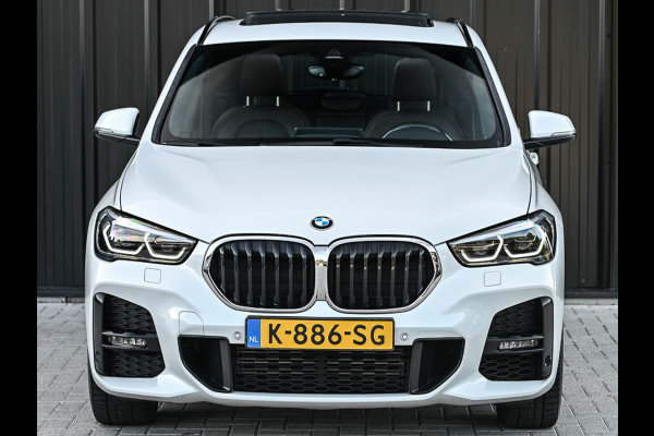 BMW X1 xDrive25i HIGH EXECUTIVE | HEAD-UP | COMFORT ACCESS | LEDER | CAMERA | ACTIVE CRUISE | AMBIANCE INTERIEUR | MEMORY SEATS | HARMA