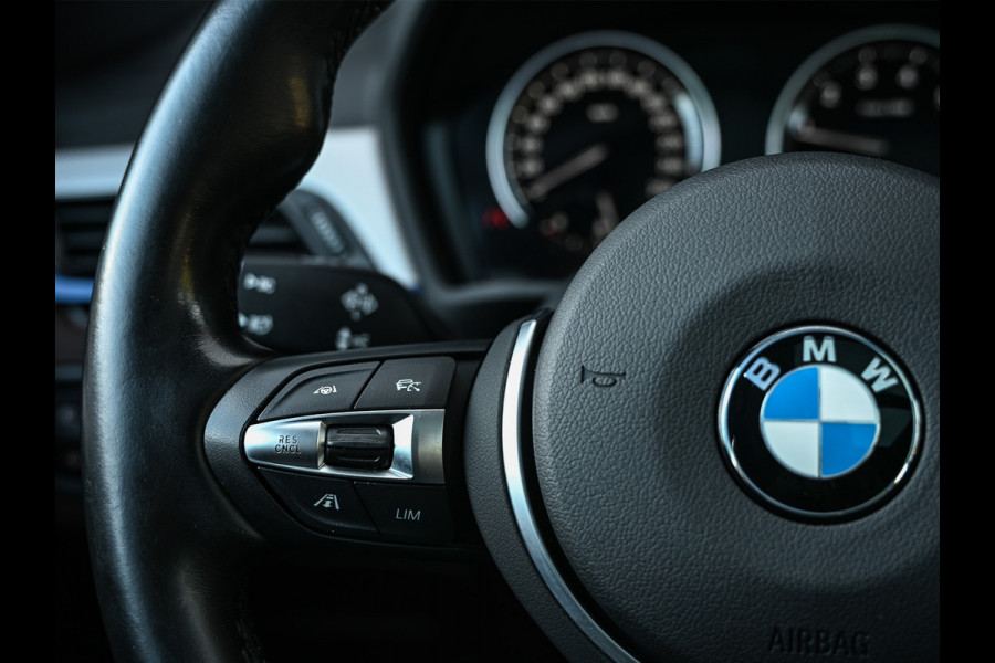 BMW X1 xDrive25i HIGH EXECUTIVE | HEAD-UP | COMFORT ACCESS | LEDER | CAMERA | ACTIVE CRUISE | AMBIANCE INTERIEUR | MEMORY SEATS | HARMA