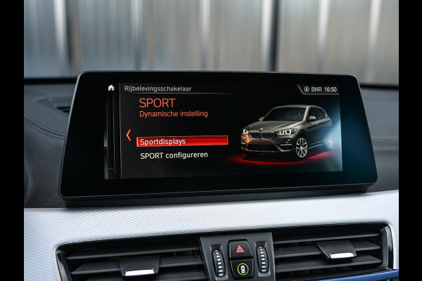 BMW X1 xDrive25i HIGH EXECUTIVE | HEAD-UP | COMFORT ACCESS | LEDER | CAMERA | ACTIVE CRUISE | AMBIANCE INTERIEUR | MEMORY SEATS | HARMA