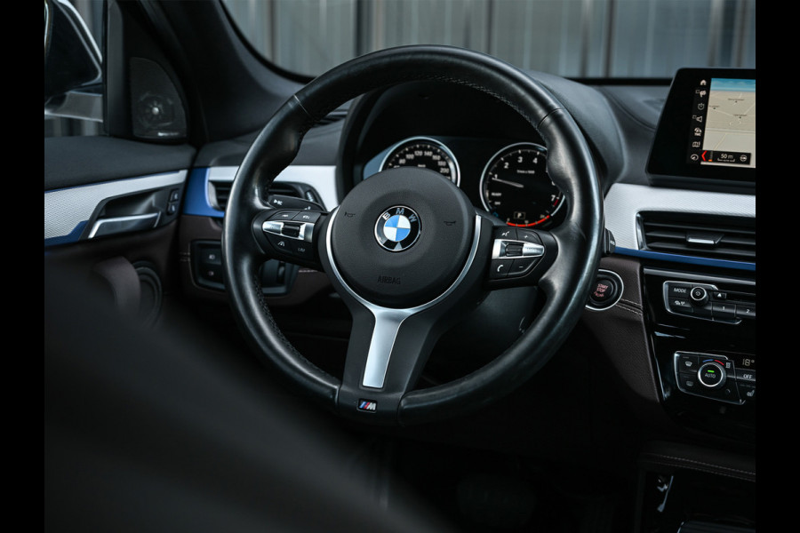 BMW X1 xDrive25i HIGH EXECUTIVE | HEAD-UP | COMFORT ACCESS | LEDER | CAMERA | ACTIVE CRUISE | AMBIANCE INTERIEUR | MEMORY SEATS | HARMA