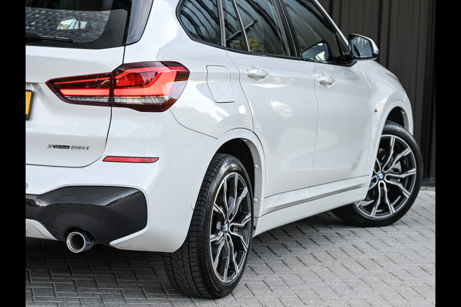 BMW X1 xDrive25i HIGH EXECUTIVE | HEAD-UP | COMFORT ACCESS | LEDER | CAMERA | ACTIVE CRUISE | AMBIANCE INTERIEUR | MEMORY SEATS | HARMA